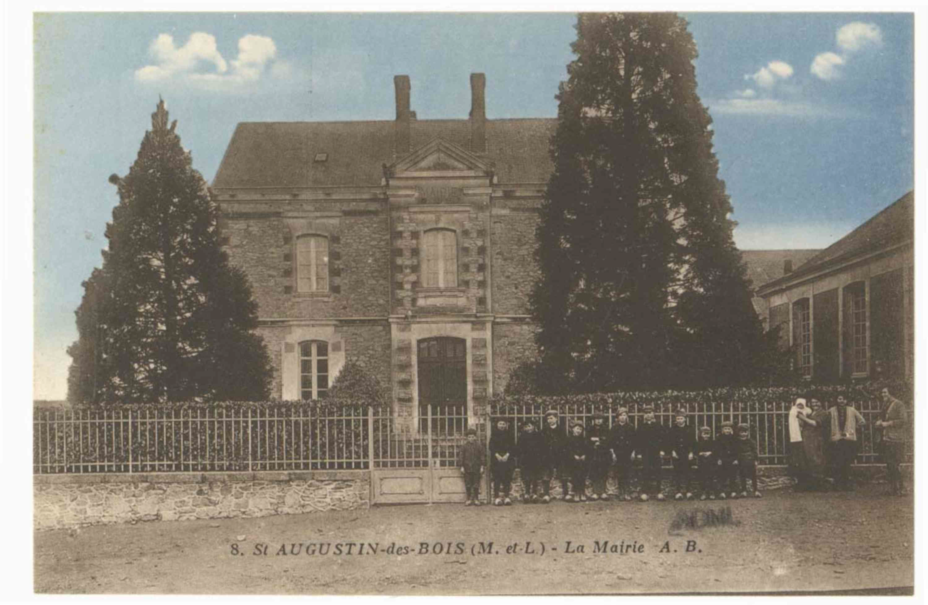 Mairie de Saint-Augustin-des-Bois, Archives Départementales